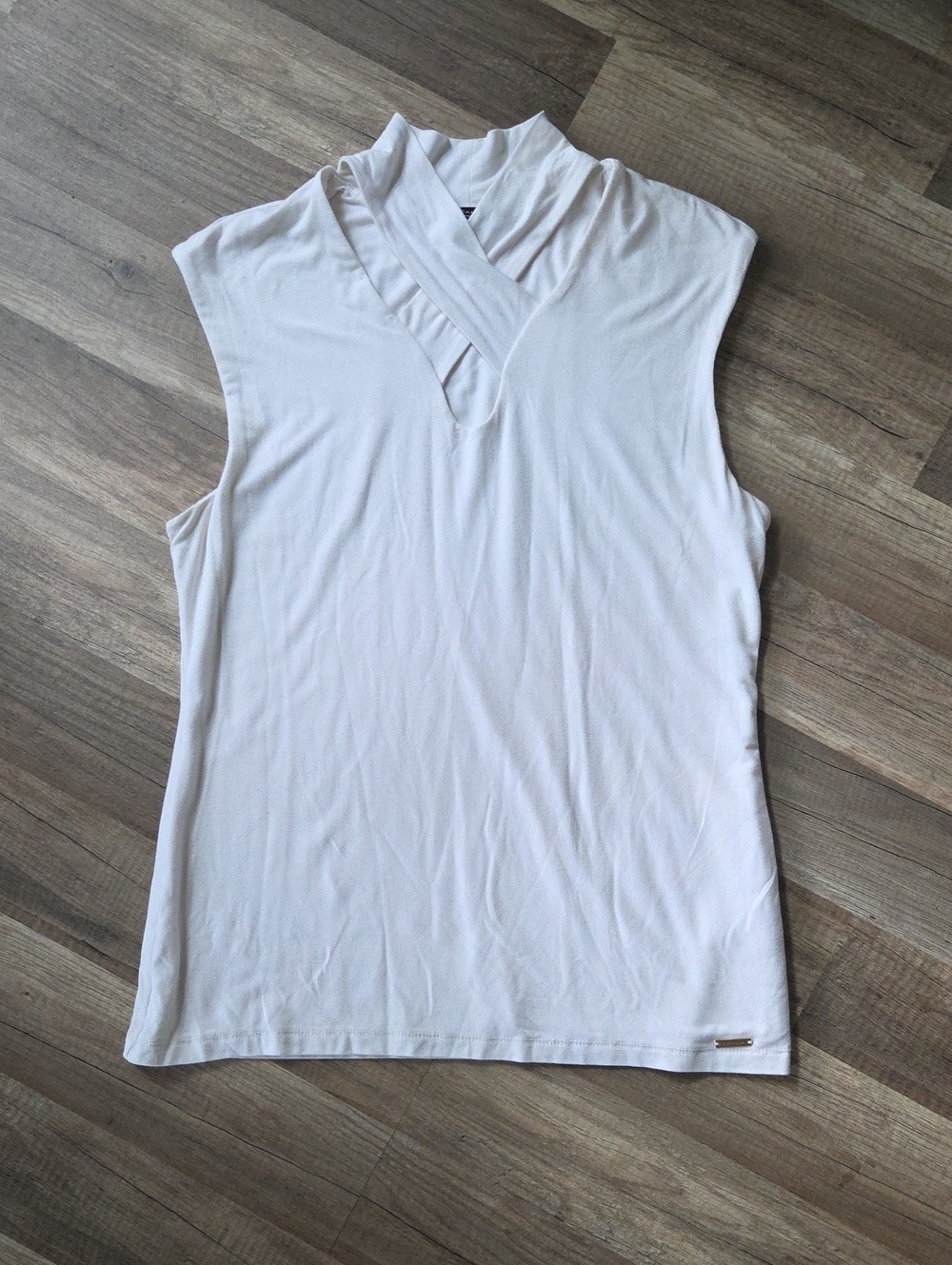 Tahari White Sleeveless Cross-Front Lined Blouse